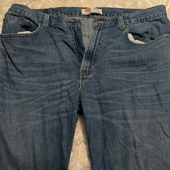 Levis - Picture 1 of 3